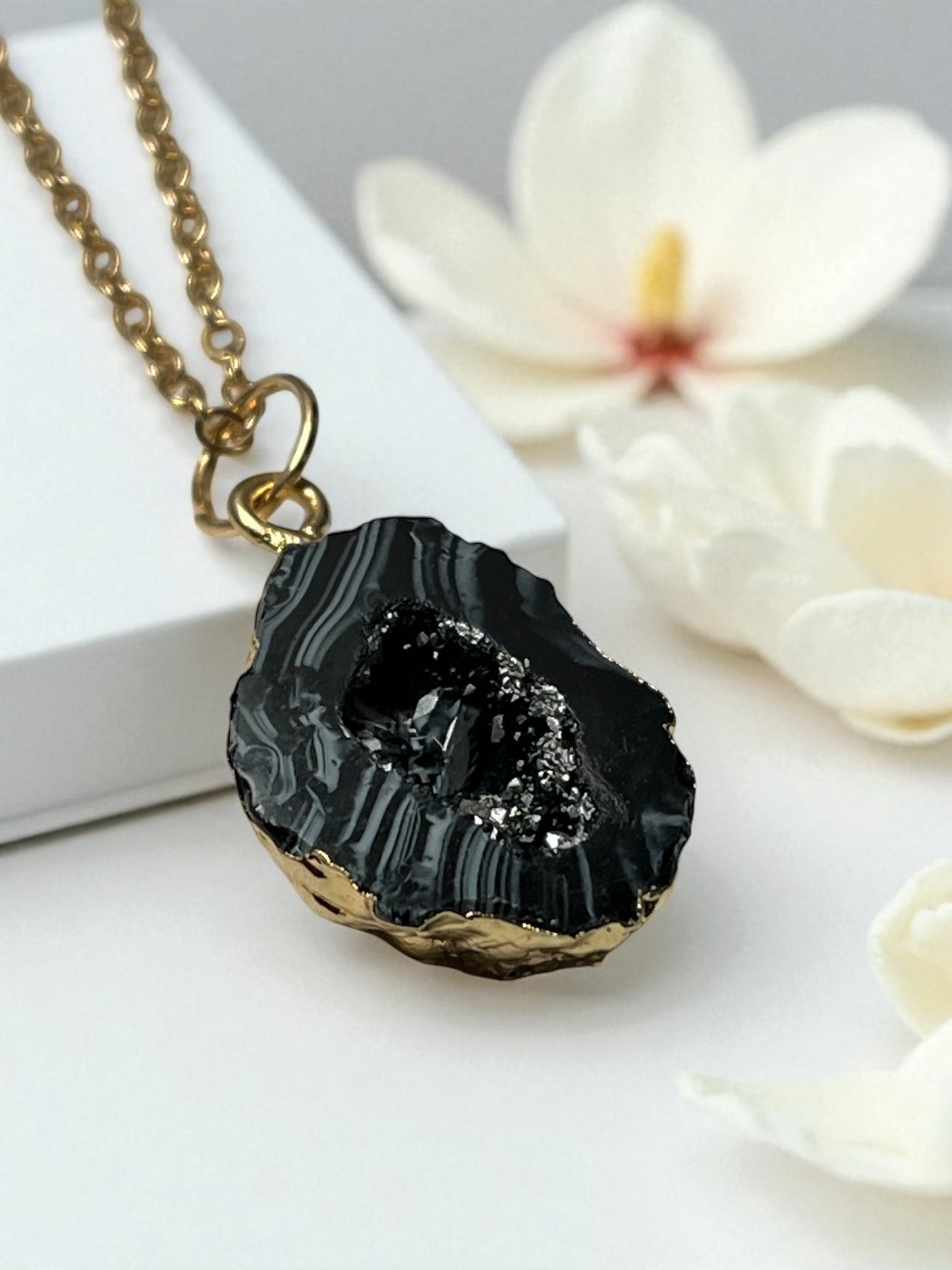Druzy Resin Gemstone Necklace -black(ship)