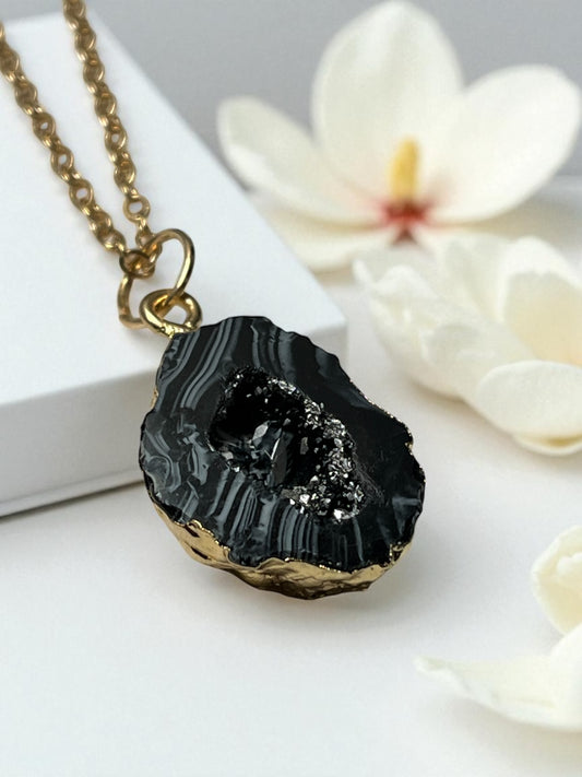 Druzy Resin Gemstone Necklace -black