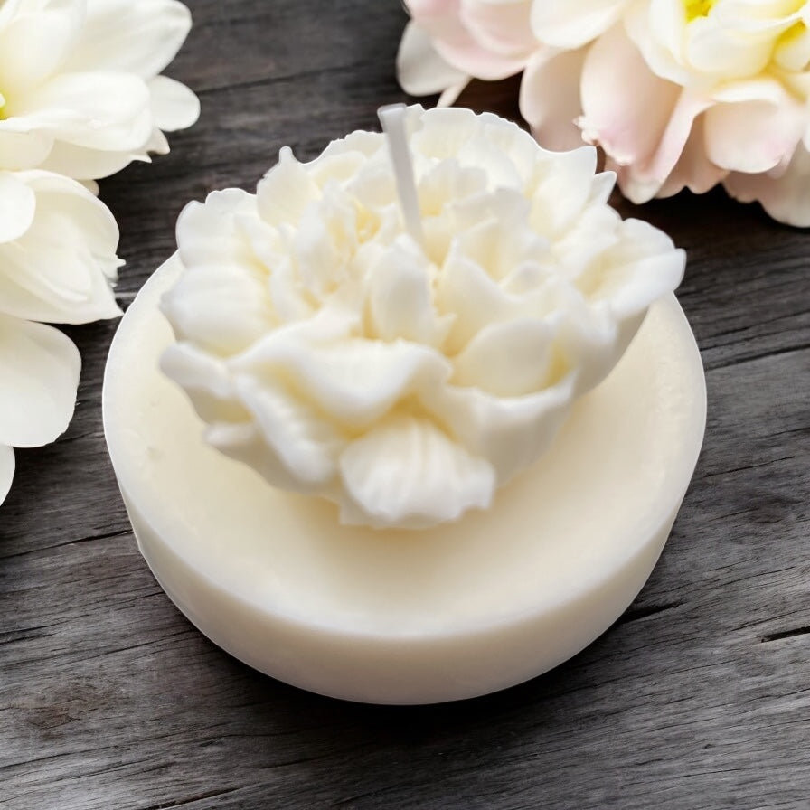 Flower candle pillar style cream