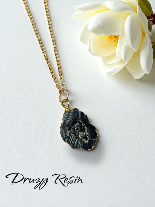 Druzy Resin Gemstone Necklace -black