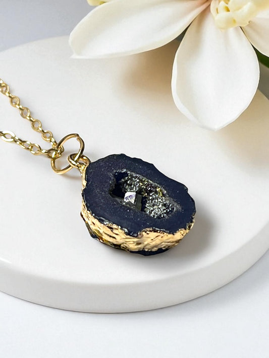 Druzy Resin Gemstone Necklace -Dark Purple