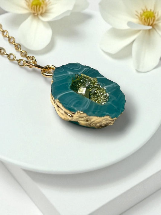 Druzy Resin Gemstone Necklace - Green (ship)