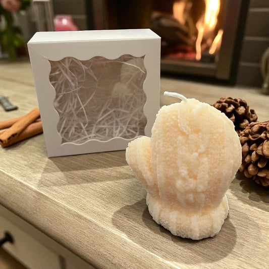 Candle - winter glove snowy Pine