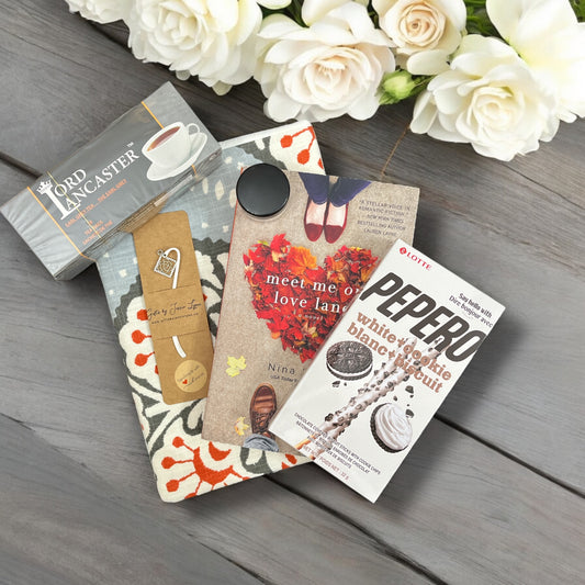 Book lovers gift bag - a love story