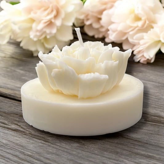 Flower candle pillar style cream