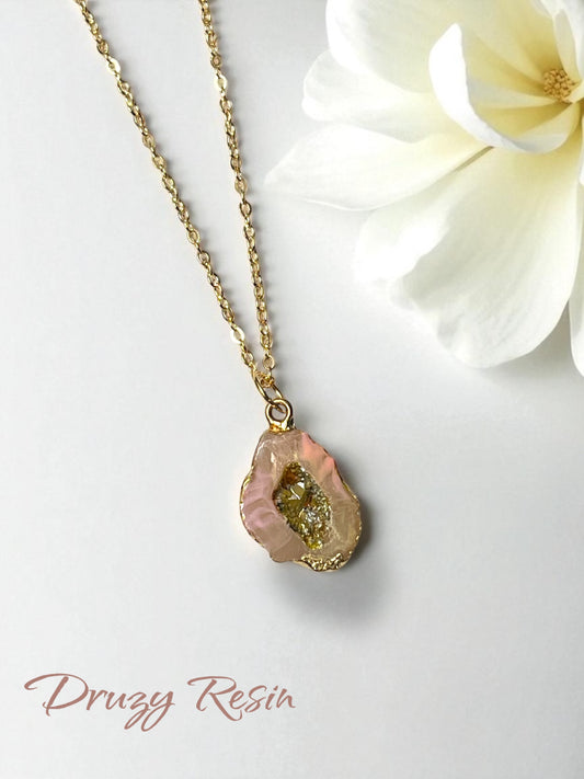 Druzy Resin Gemstone Necklace -Peachy Pink (ship)
