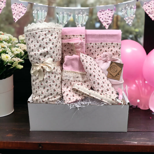 Baby gift basket - Dainty Flowers