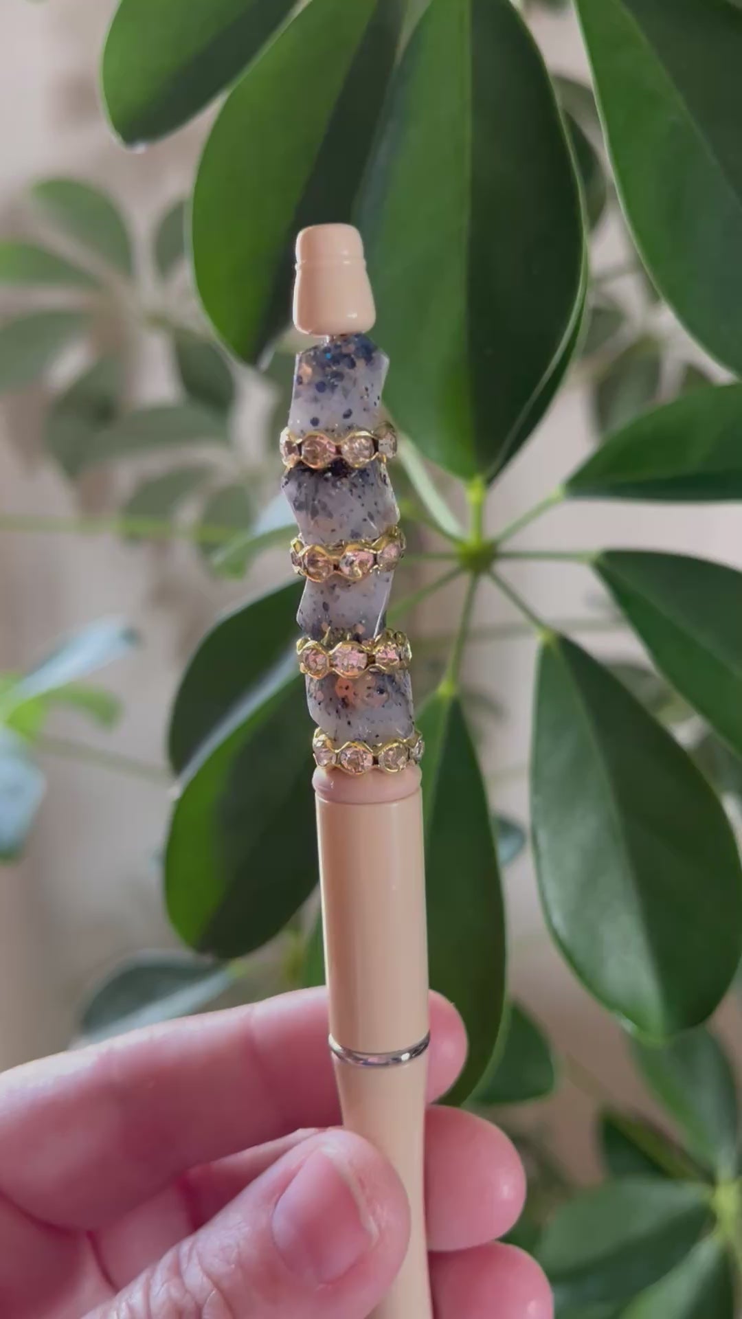 Handmade luxury pen in Canada| Handmade fancy pen made in Canada |Beaded Pens | Handmade Pen | Peach | Rhinestone | Silicone Beaded | Teacher Gift Idea | Cute Gift | Gift for Her | Mom | Colors in peach white gold and rose gold | retractable pen| gold plastic pen | black ink